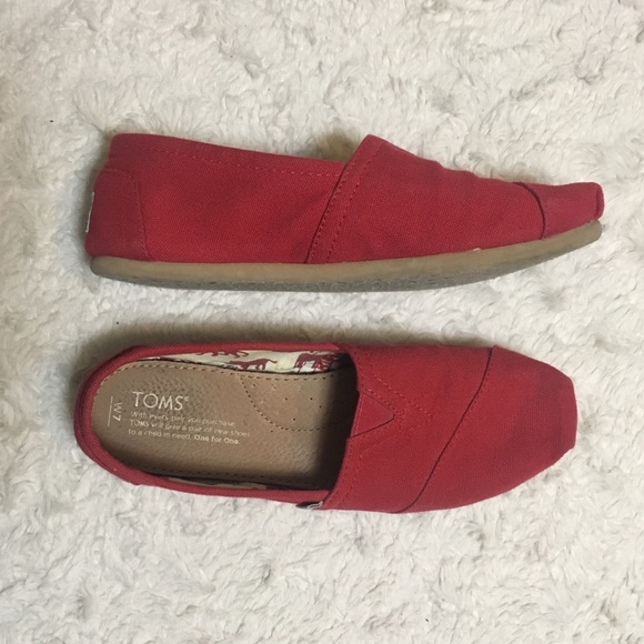 toms red canvas shoes